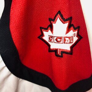 🔴 UNAVAILABLE 🔴 CCM Team Canada Hockey Jersey Men Large Lace Up Red
